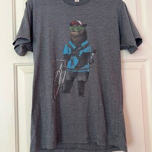 Men’s Gray T-Shirt with Bear Graphic
